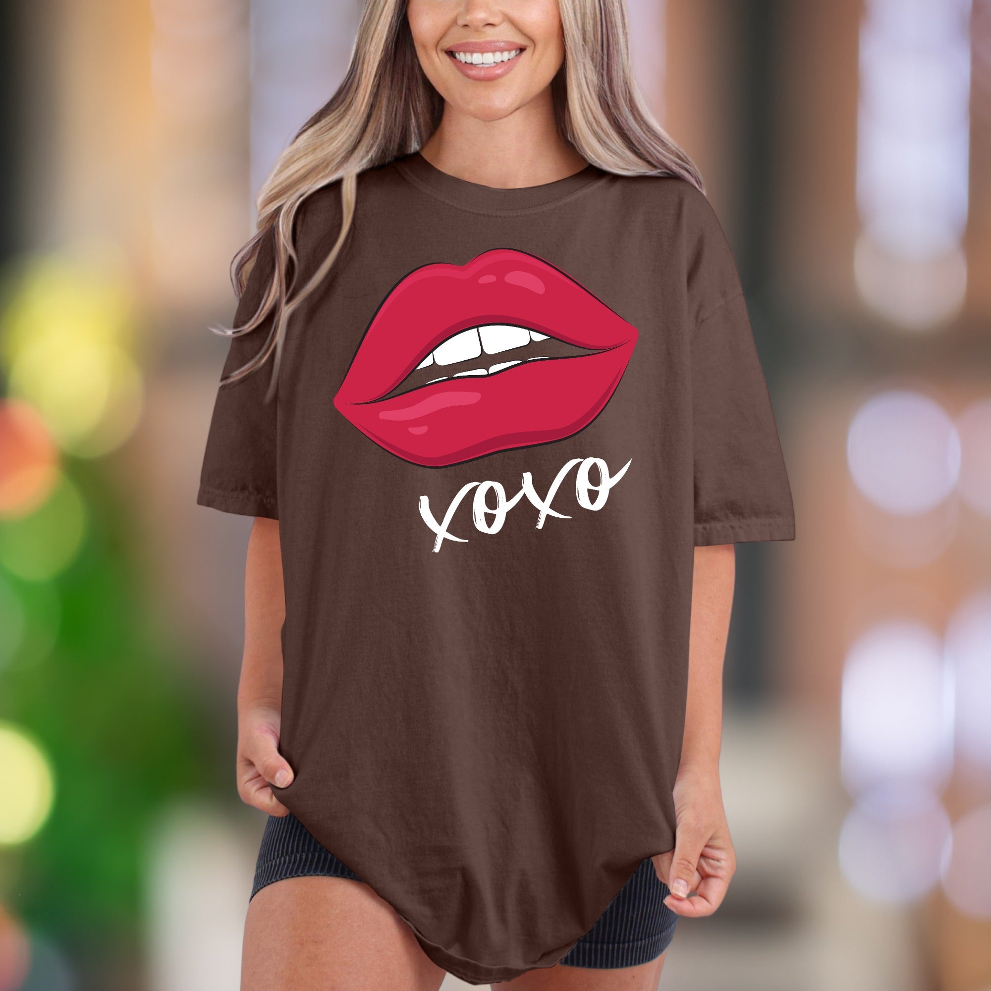 "XOXO" | Comfort Colors Unisex Adult T-Shirt | Playful Romantic Style