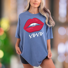 "XOXO" | Comfort Colors Unisex Adult T-Shirt | Playful Romantic Style