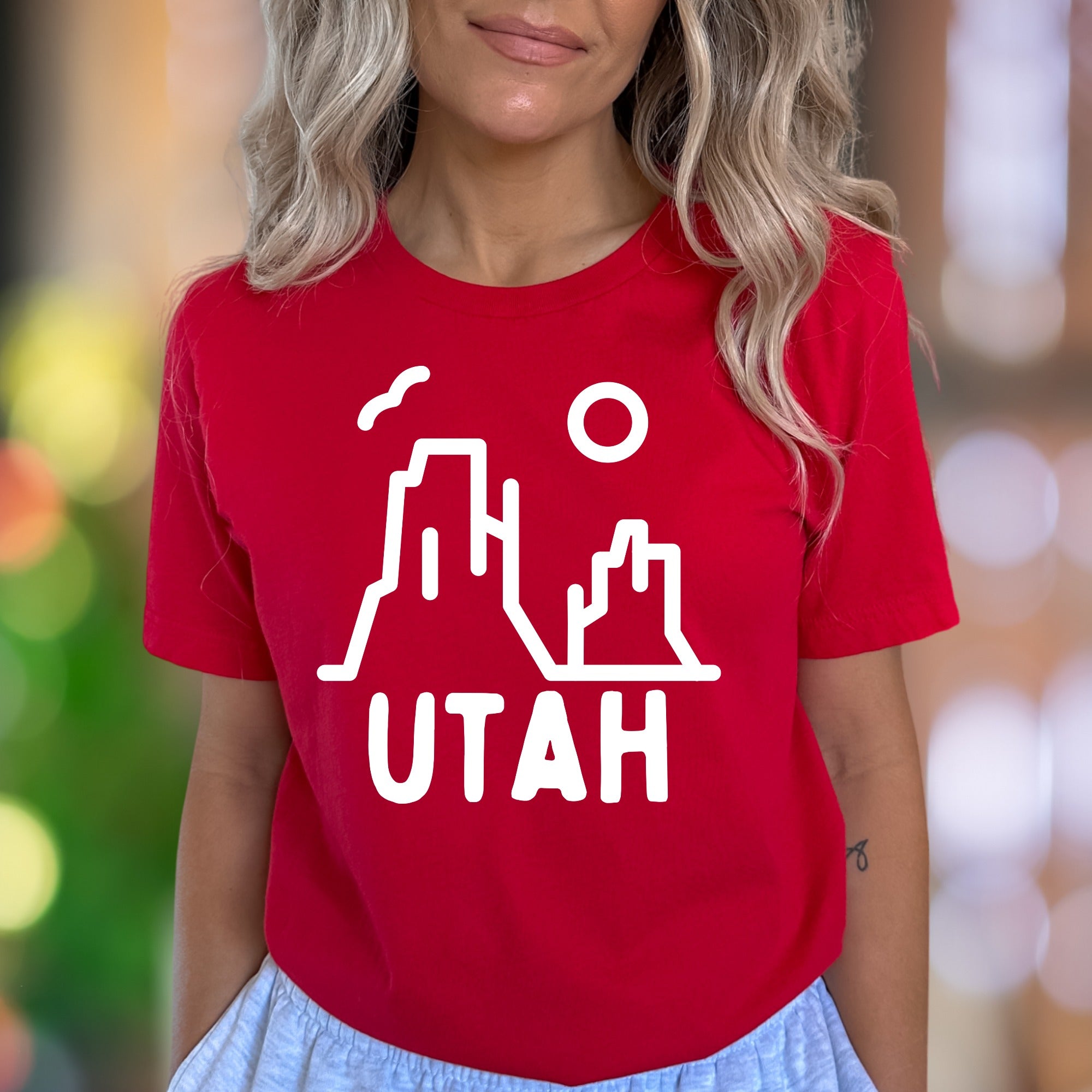 "UTAH" | Minimal Nature Outline Unisex Adult T-Shirt | Travel & Adventure