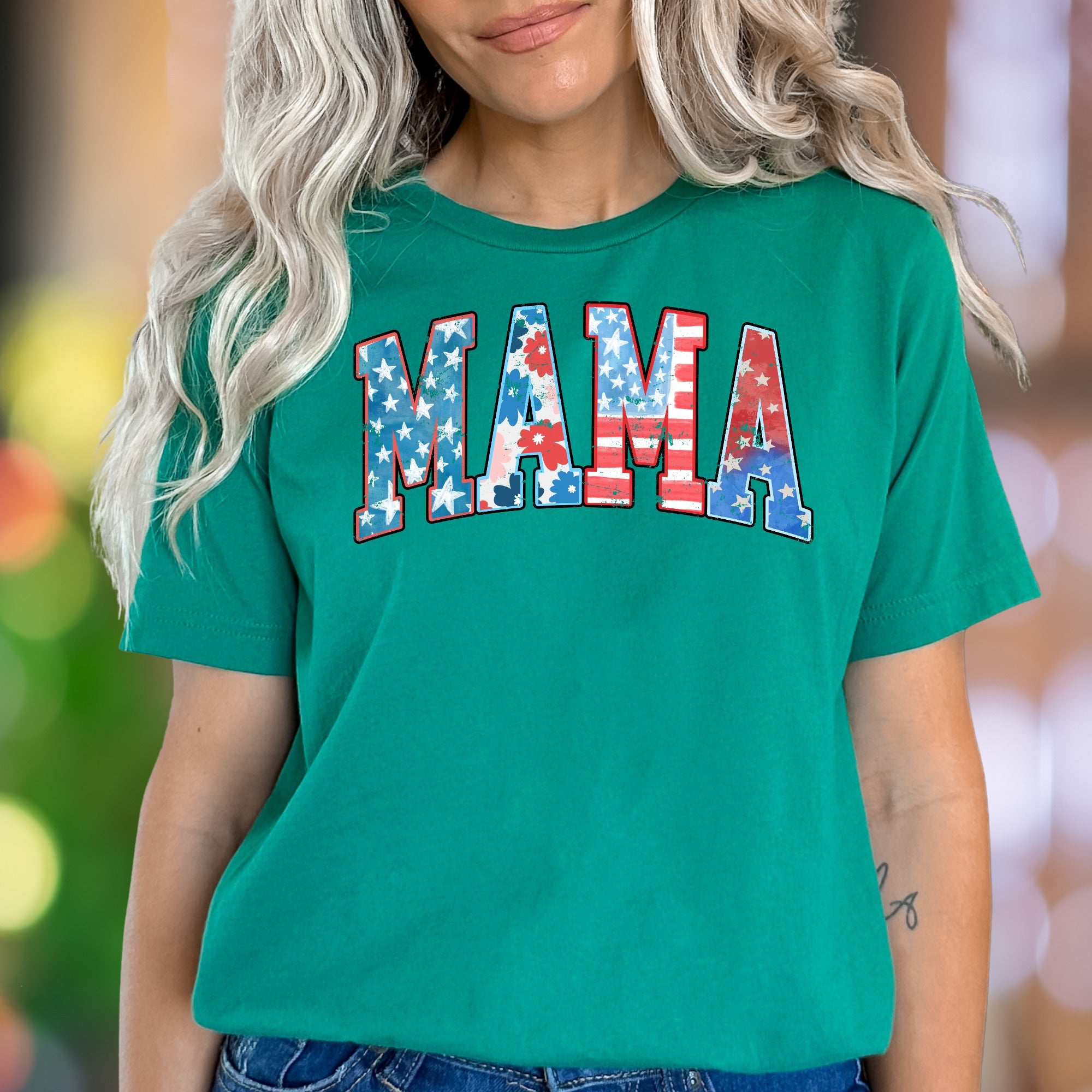 "MAMA" | Distressed Grunge Typography Unisex Adult T-Shirt | Patriotic Lifestyle