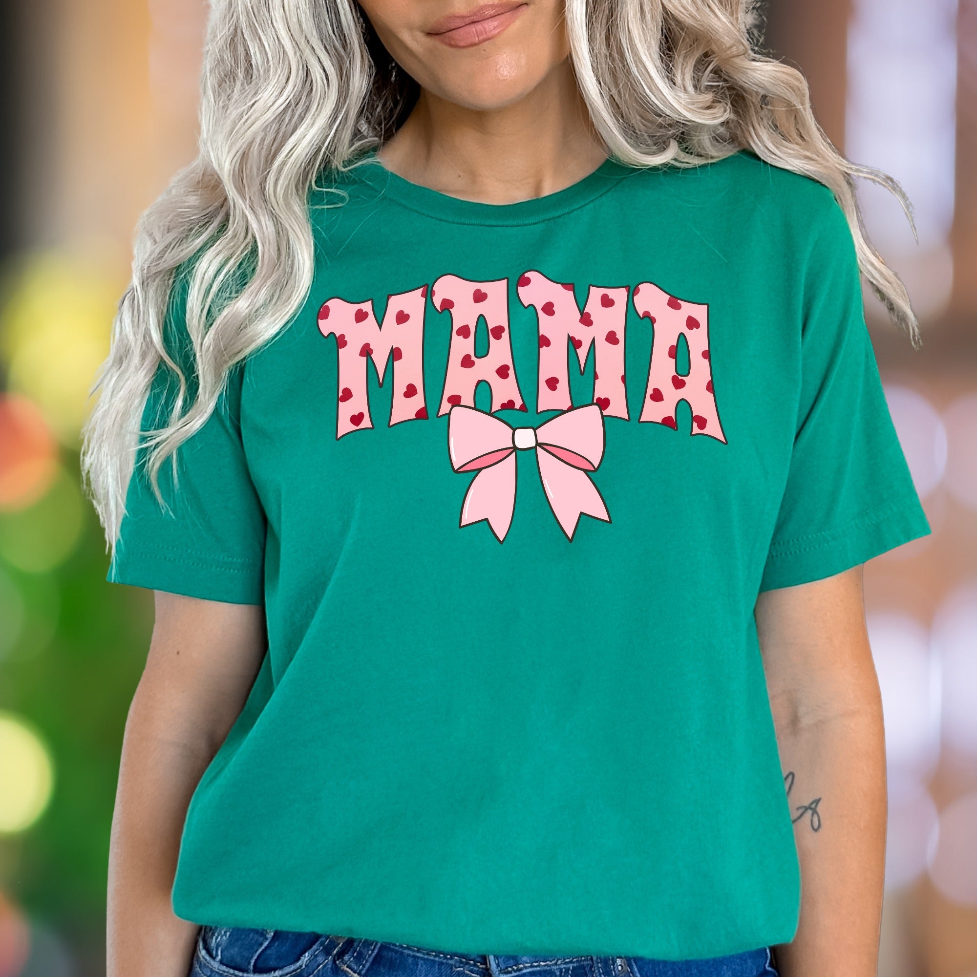 "MAMA" | Heart Pattern Typography Unisex Adult T-Shirt | Loving Mother Style