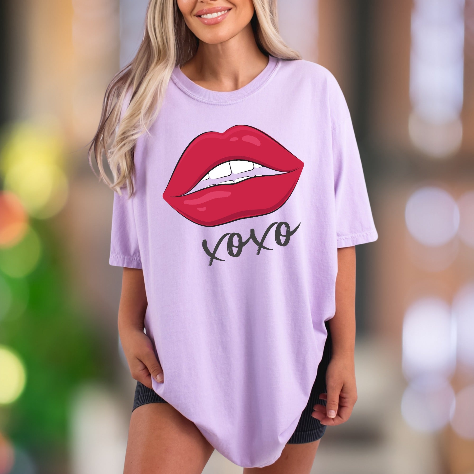 "XOXO" | Comfort Colors Unisex Adult T-Shirt | Playful Romantic Style