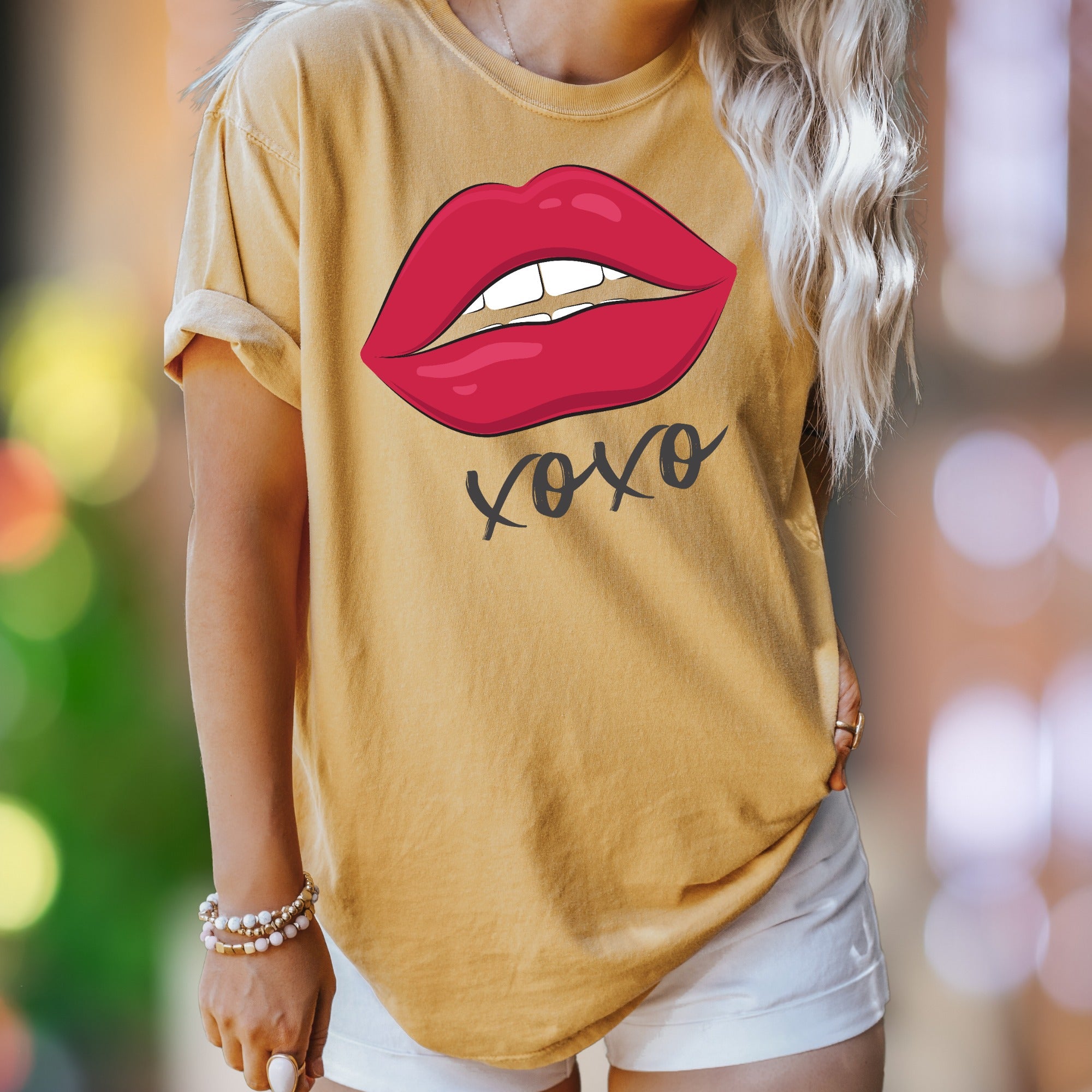 "XOXO" | Comfort Colors Unisex Adult T-Shirt | Playful Romantic Style