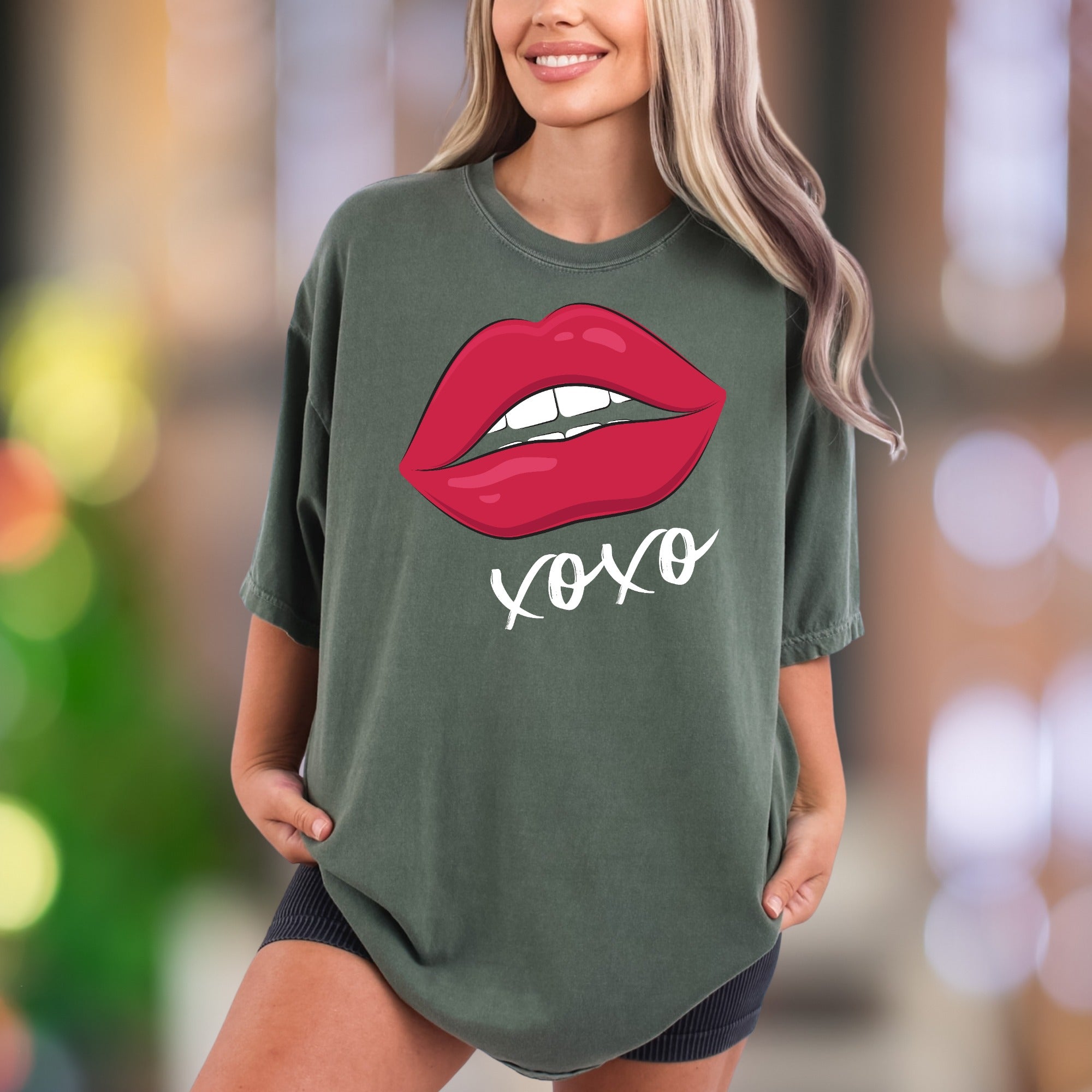 "XOXO" | Comfort Colors Unisex Adult T-Shirt | Playful Romantic Style