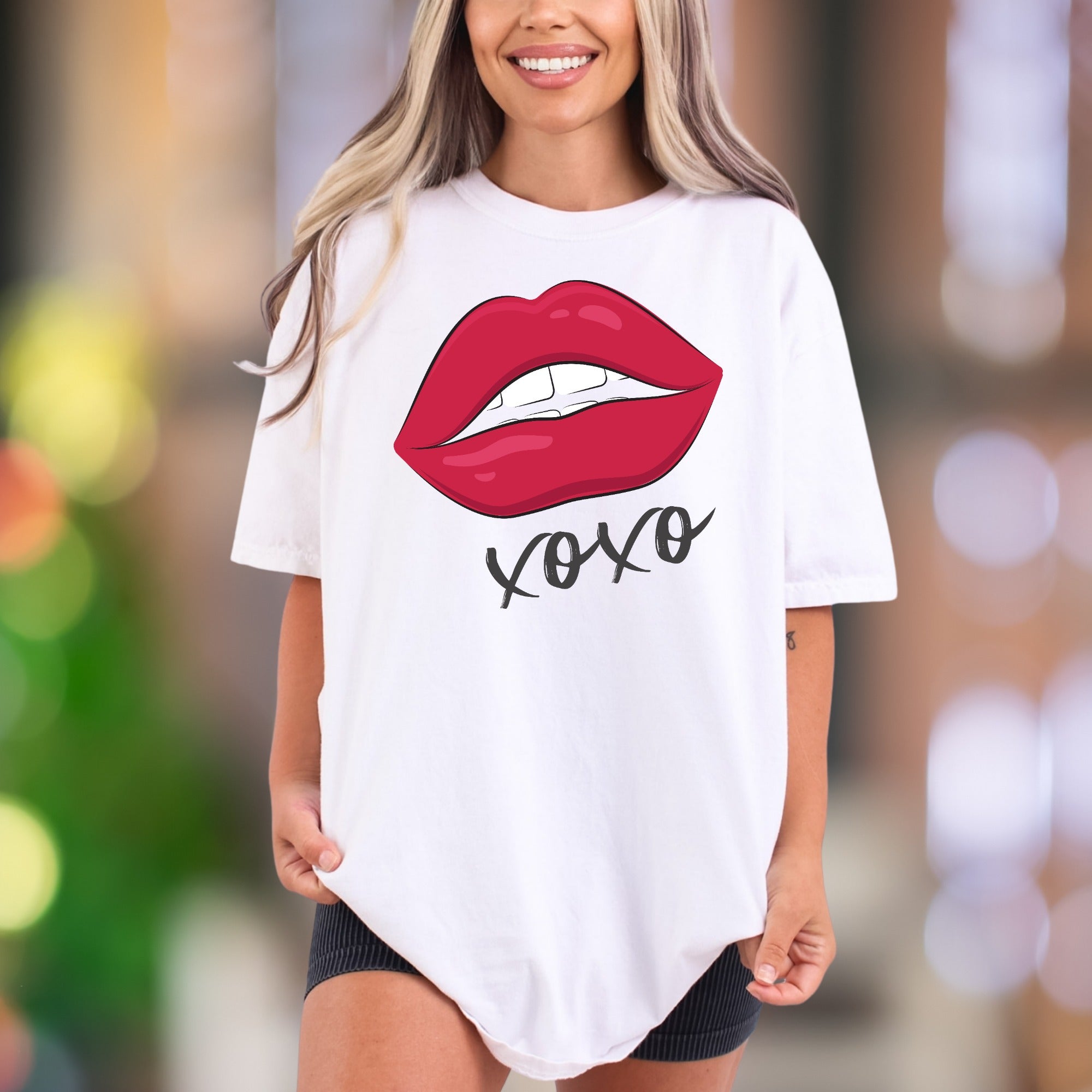"XOXO" | Comfort Colors Unisex Adult T-Shirt | Playful Romantic Style